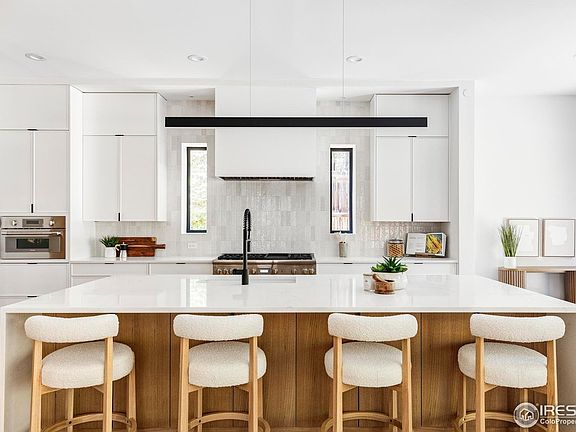 2nd image of 503 Hawthorn Ave
