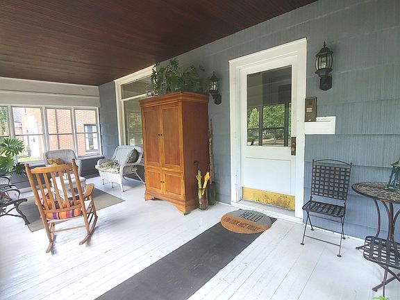 Front Porch (shared)