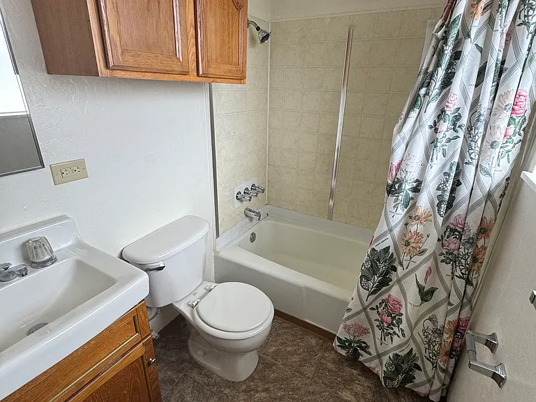 1674 Stewart Ave — Photo 8