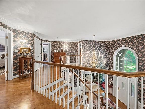 4th image of 709 Forest Mills Rd