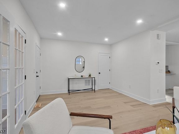 5th image of 30 Irving St., Unit 1 #1