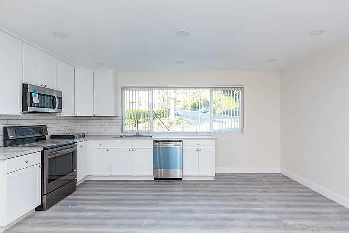 2615 Lake Ave #1 — Photo 8