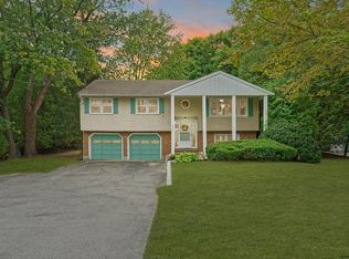 926 Randall Rd, Niskayuna, NY 12309