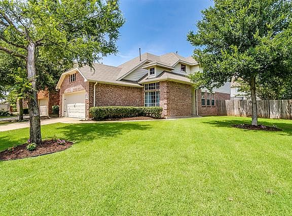 3rd image of 5409 Pecan Creek Cir