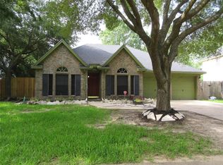 807 W Houston St, Highlands, TX 77562