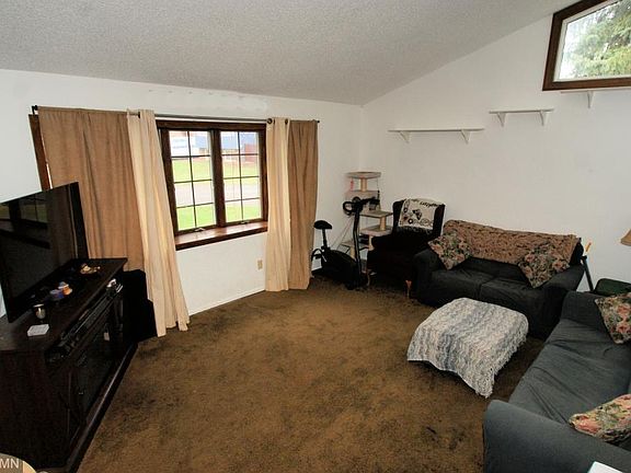 2nd image of 7806 Idaho Ln N