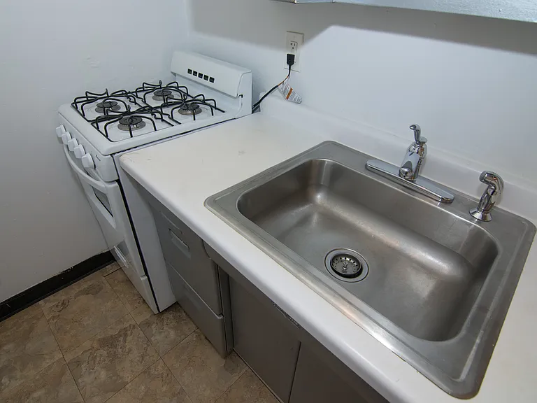 Blaisdell Avenue Apartments — Photo 36