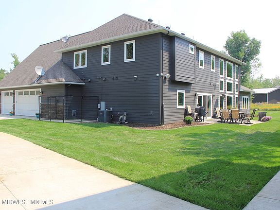 5th image of 19883 12th Ave S
