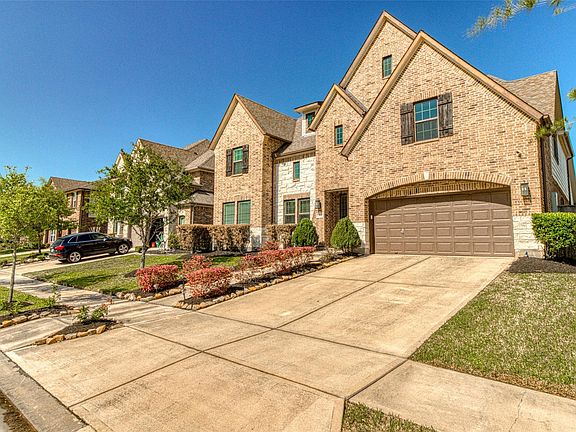 3rd image of 2715 Orleans Way