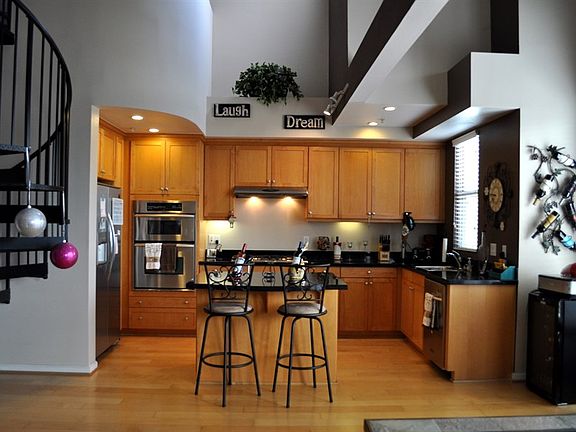 4th image of 201 E Angeleno Ave Unit 423