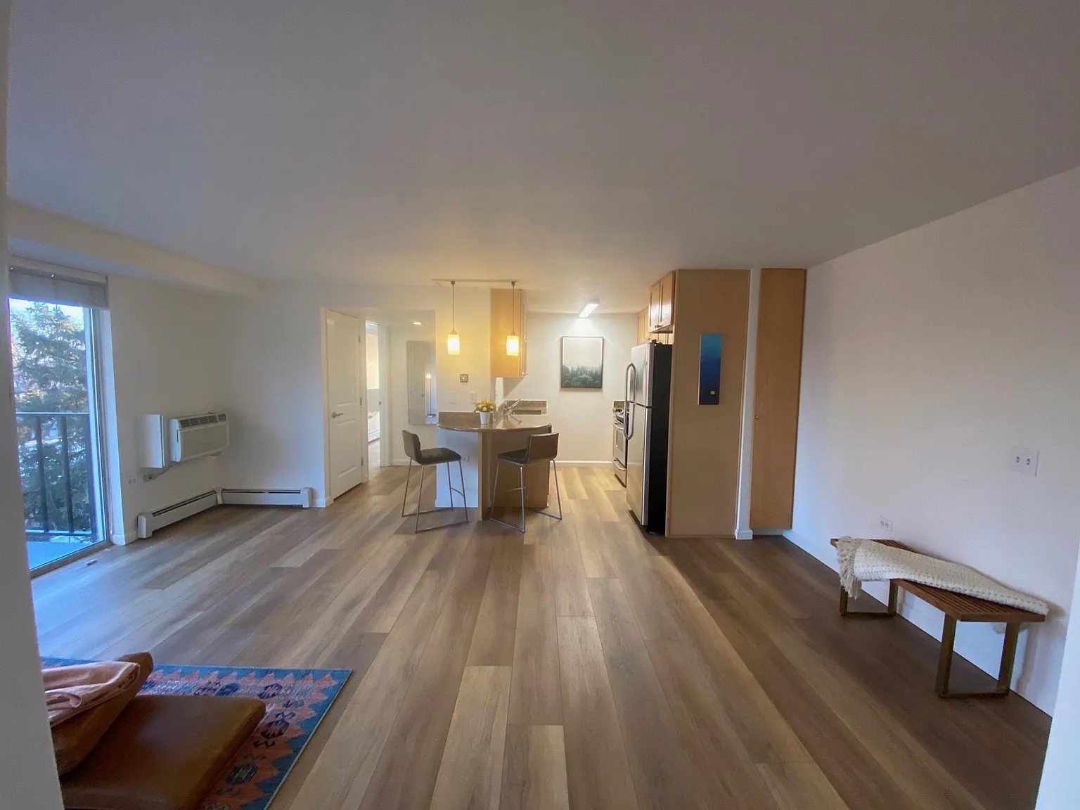 2 bed, 950 sqft, $2,200 — Photo 2