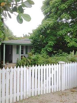 1st image of 1128 Von Phister St