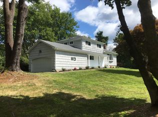 39 Elmwood Rd, South Salem, NY 10590