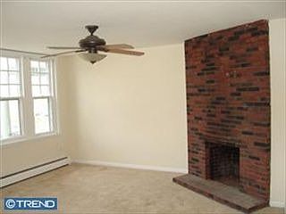 2nd image of 50 E Stratford Ave