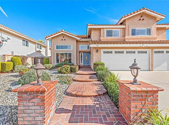 3rd image of 784 Leyland Dr