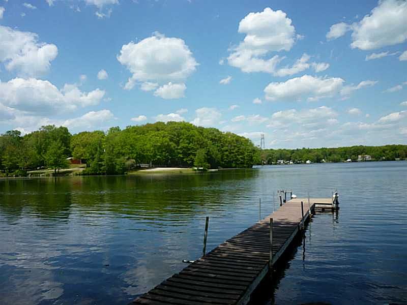 1st image of 77 Shore Dr