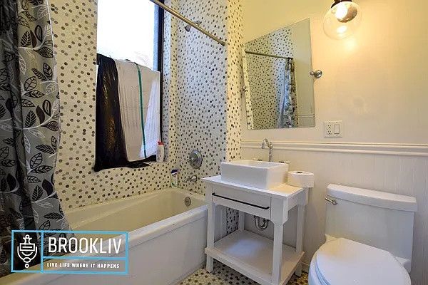 Rented by null | media 28