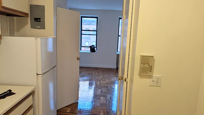 Rented by Corcoran | media 15