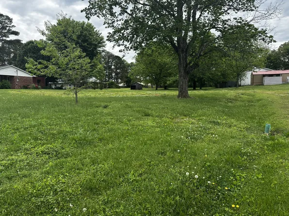 316 N Main St, Loretto, TN 38469