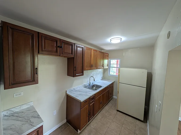 128 Charles St — Photo 4