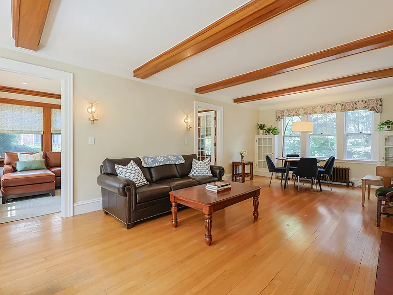 27 Chesterfield Rd — Photo 4