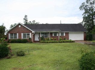 6939 Oak St, Grand Ridge, FL 32442