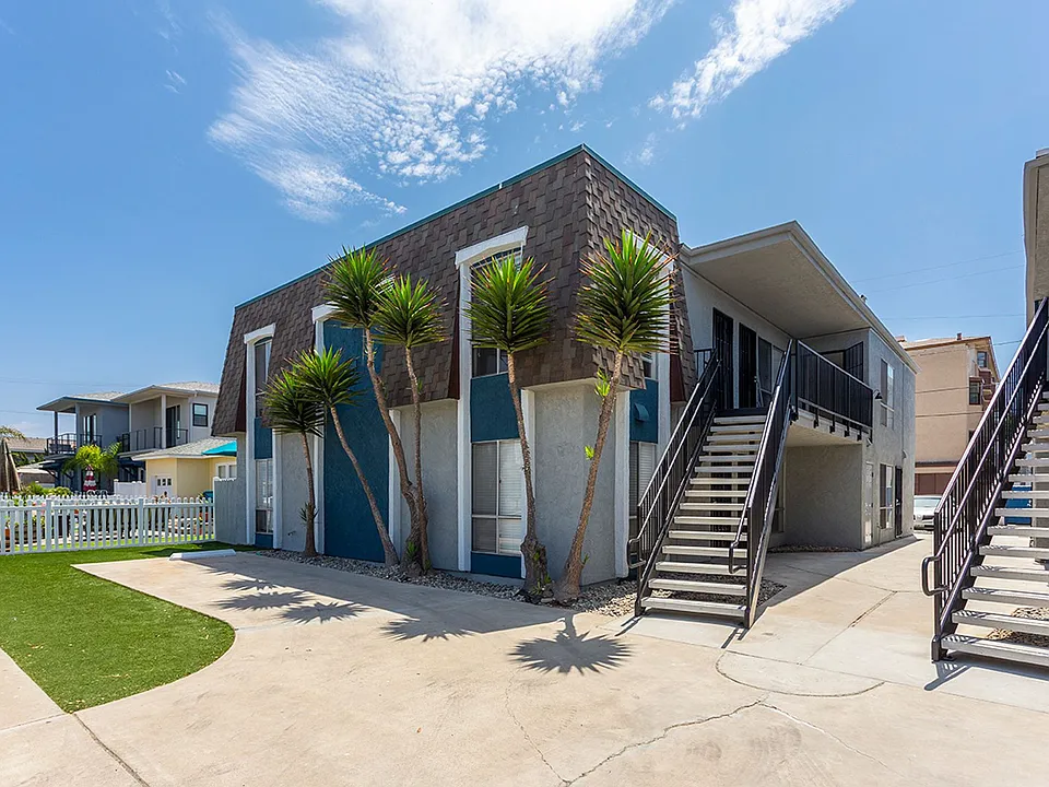 Pier View Apartments