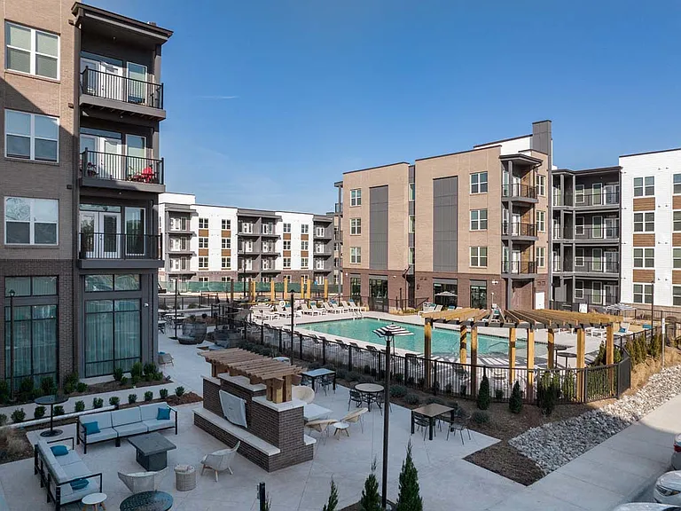 Alta Davis — Photo 42