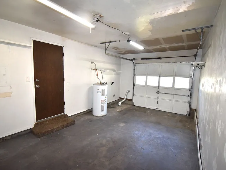 750 Walker Rd — Photo 14
