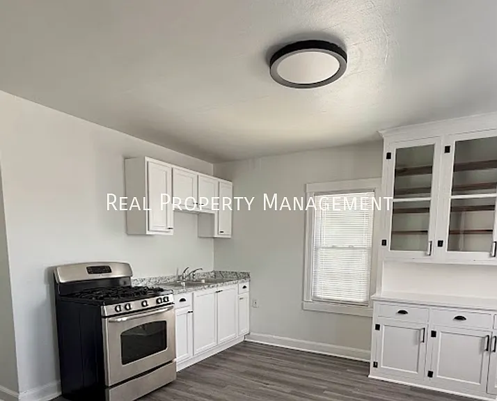 7025 W National Ave — Photo 3