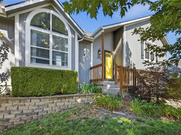 17210 S Walter St, Gardner, KS 66030