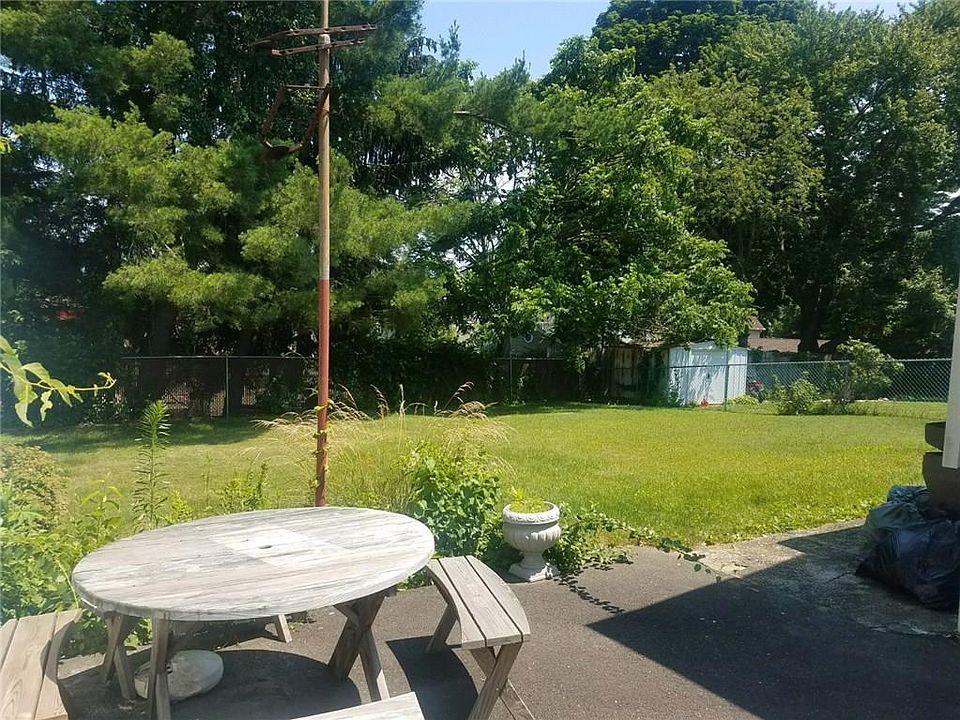 2nd image of 180 Fairview Ave
