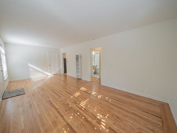 5th image of 2526 Ivy Dr #2536