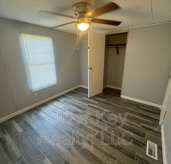 115 Barnett St — Photo 14