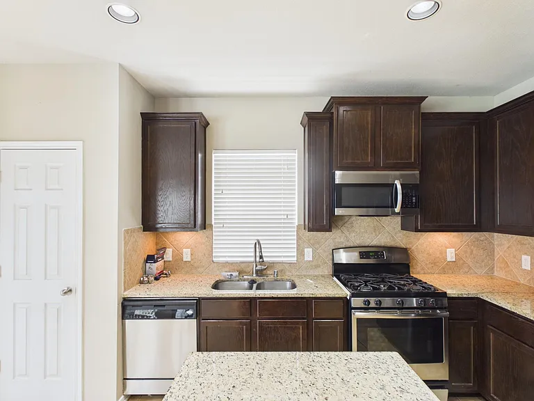 17143 Deaton Mill Dr — Photo 12