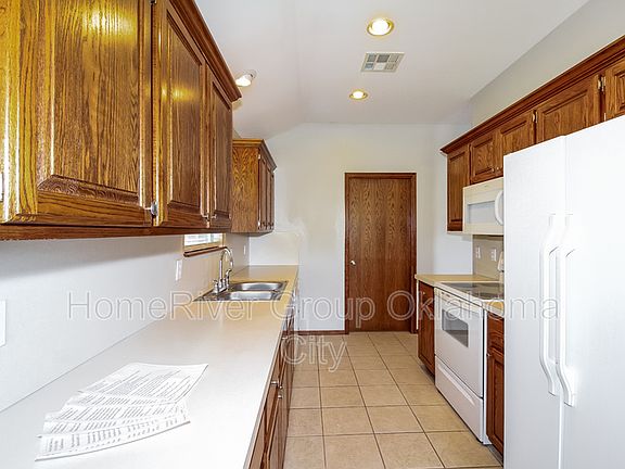 5th image of 4009 Western Heights Ave