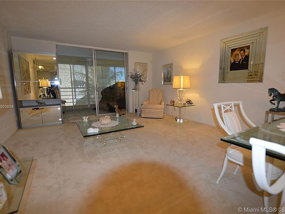 2nd image of 415 SE 11th Ter APT 303