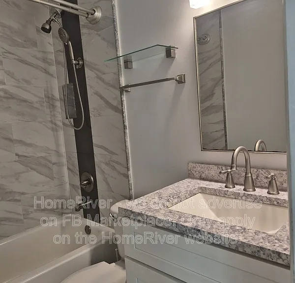 333 SE Martin Ave #1-B — Photo 3