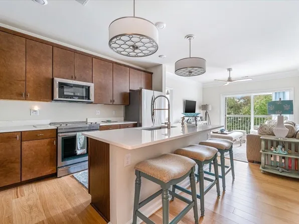 4402 Pennington Dr #4402, Walpole, MA 02081