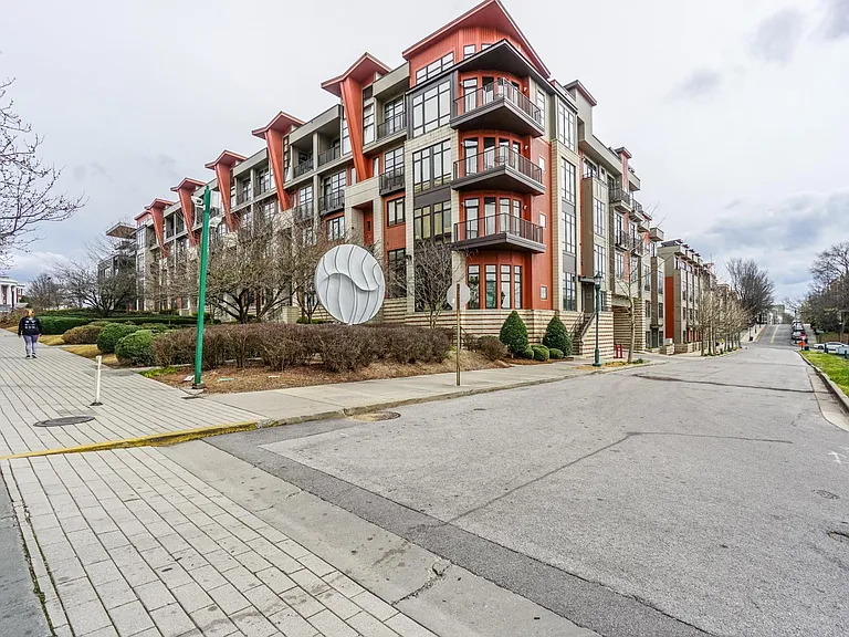 129 Walnut St #105 — Photo 23