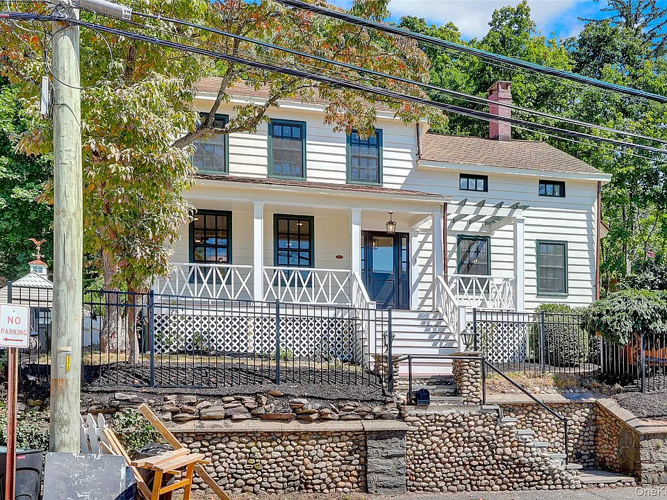 324 Woodbine Ave