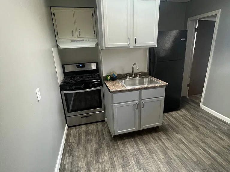 1103 N 8th St #4 — Photo 1
