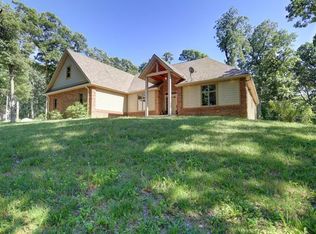 3 Sangamon Oaks, Monticello, IL 61856