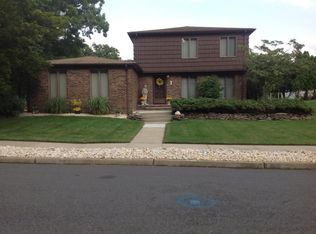 3 Borrego Dr, Woodland Park, NJ 07424