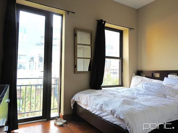 4th image of 236 W 16th St #D4