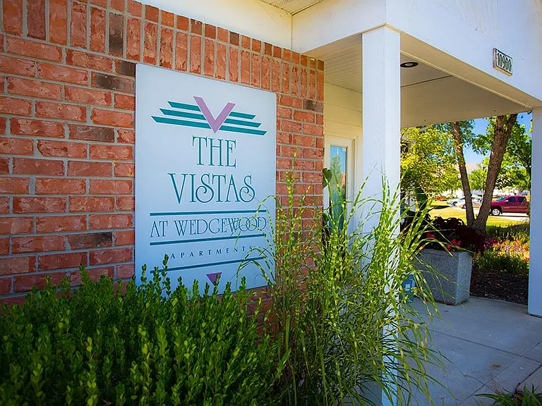 Emerald Lakes and the Vistas at Wedgewood — Photo 5