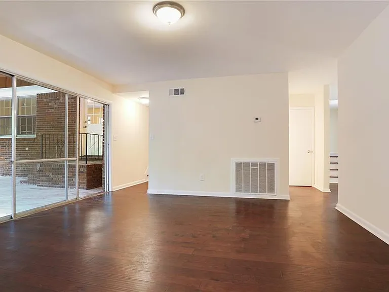 2270 Shawnee Trl — Photo 12