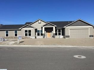 4801 Cathedral Dr, Pasco, WA 99301