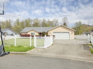 307 Outback Ln, Glendale, OR 97442
