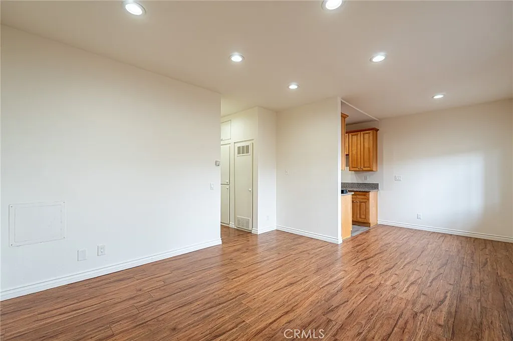 2 bed, 675 sqft, $1,950 — Photo 2